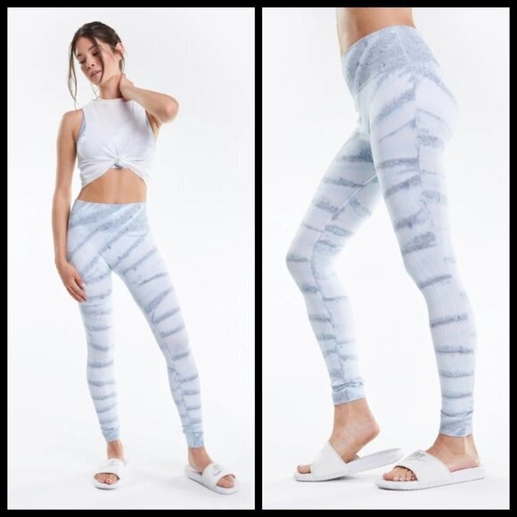 💕WILDFOX💕 Cindy Sports Bra  & Kris Leggings Set - Picture 3 of 16